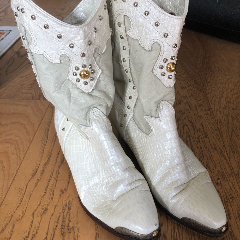 Vintage Zodiac white leather studded cowboy boots